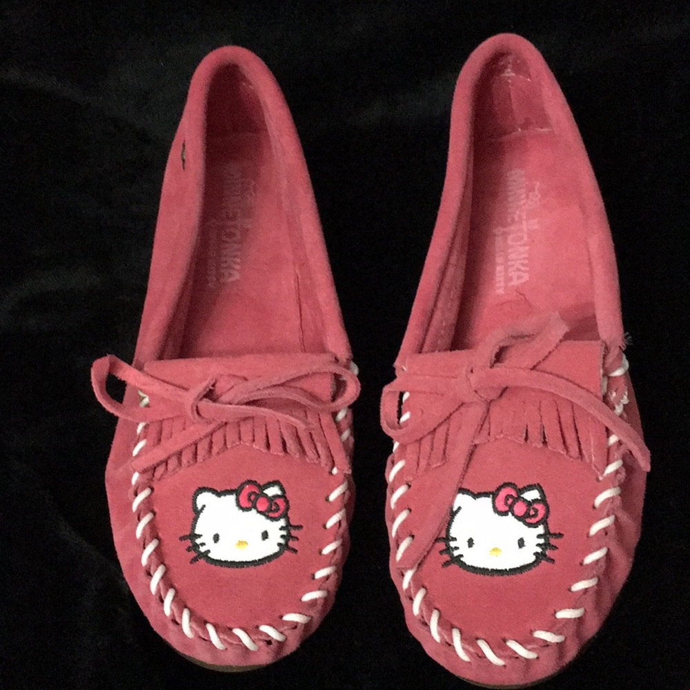 Minnetonka moccasins Hello Kitty girls size 2